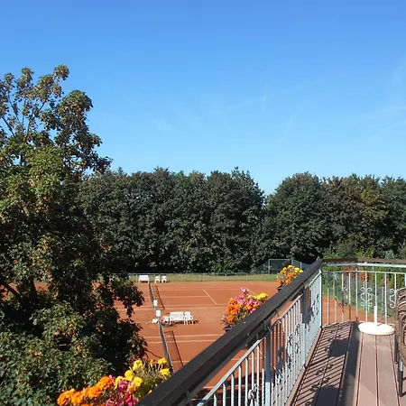 Sport- und Tagungshotel De Poort-3